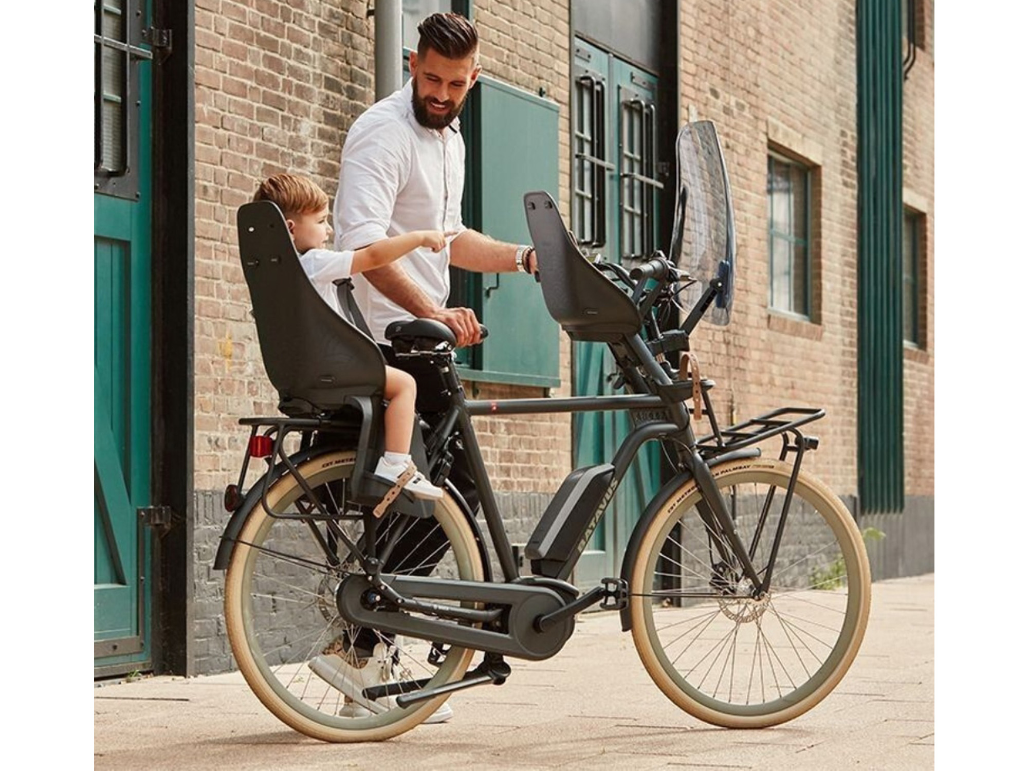 Urban IKI Ta-Ke barnesete black (9-22kg, direkte montering på bagasjebrett 120-175mm)